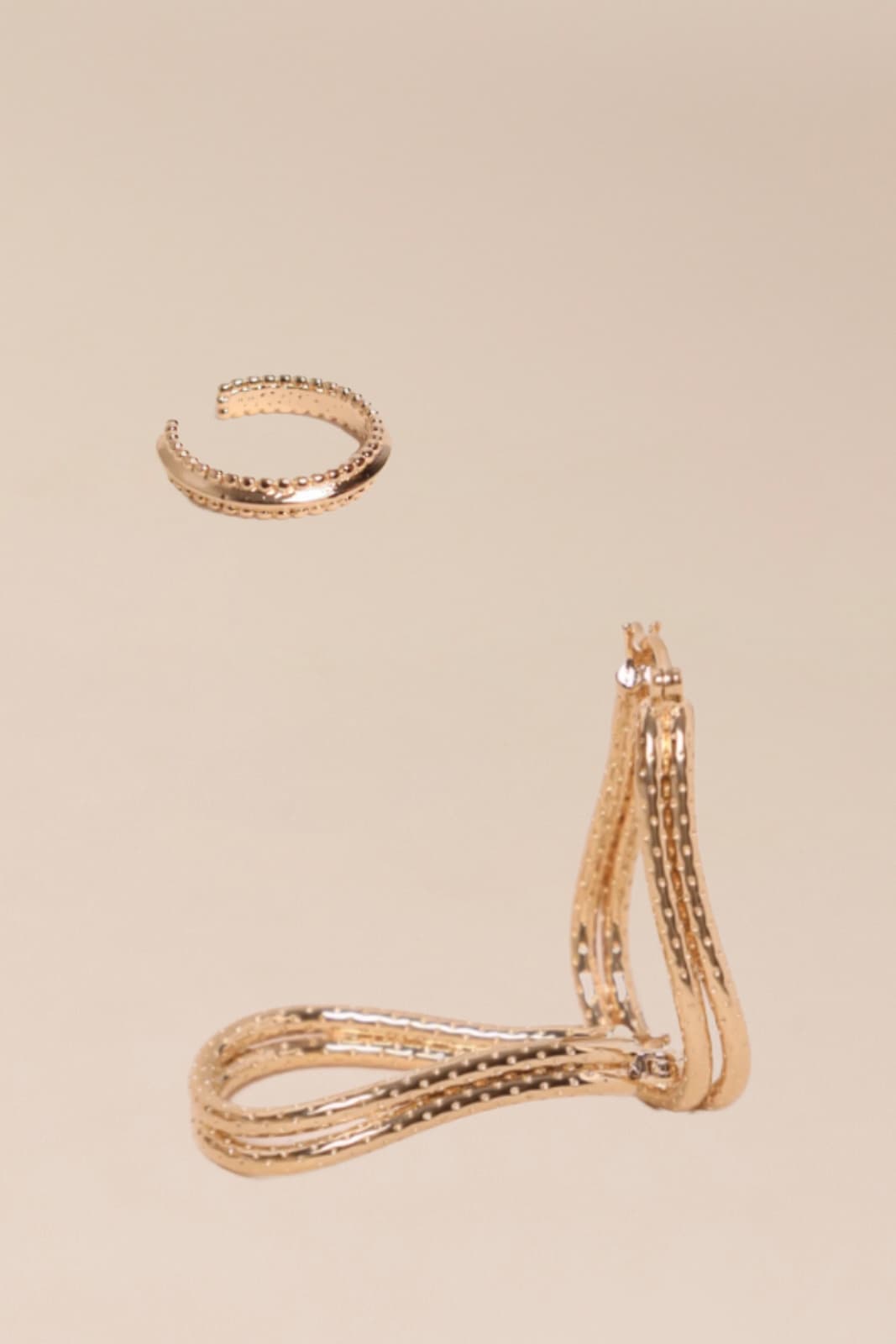 Composition Hélène, Earcuff Prima