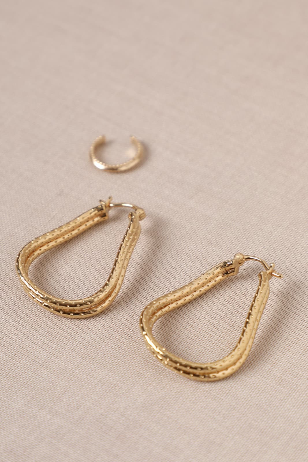 Composition Hélène, Earcuff Prima