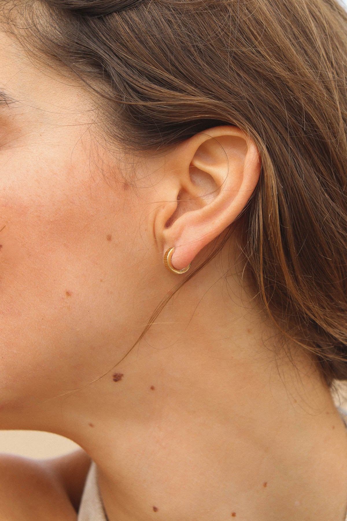 Olga mini earrings - waekura