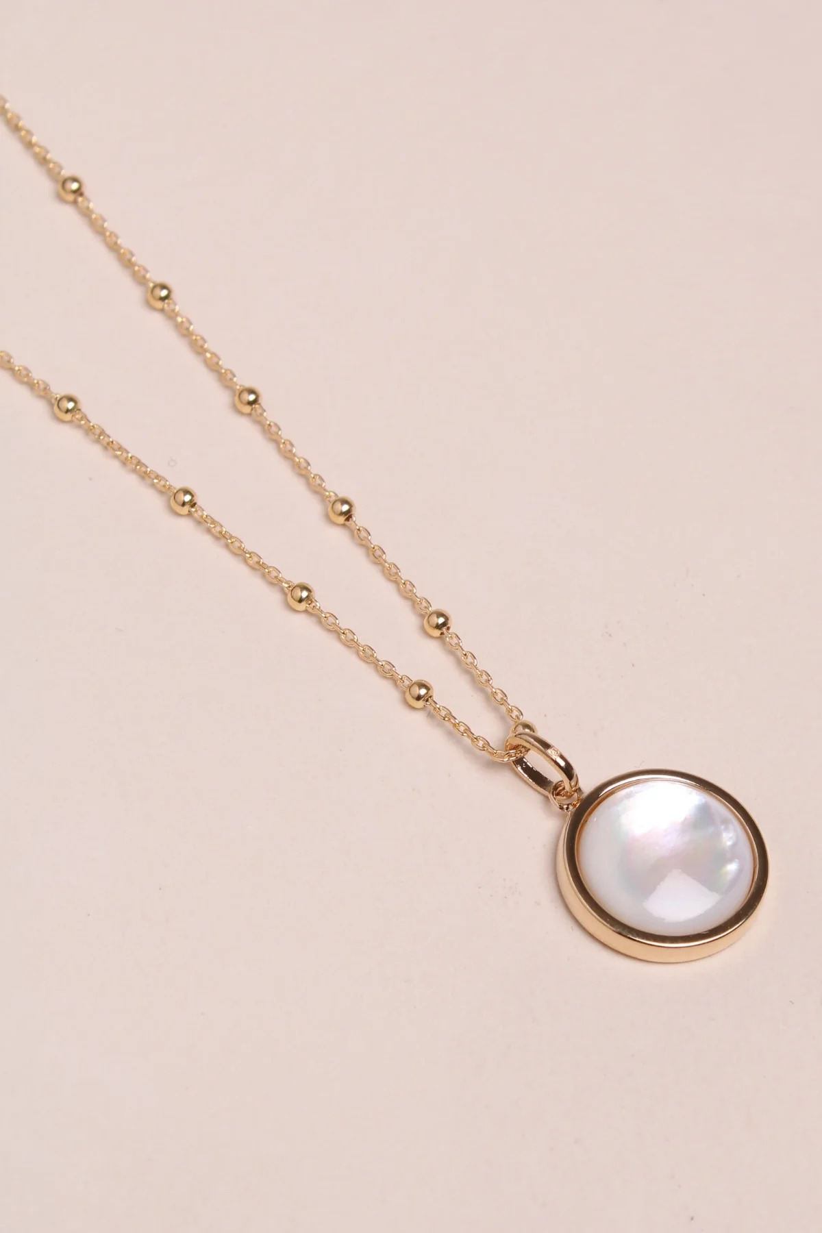Mother-of-pearl Necklace (S) - waekura