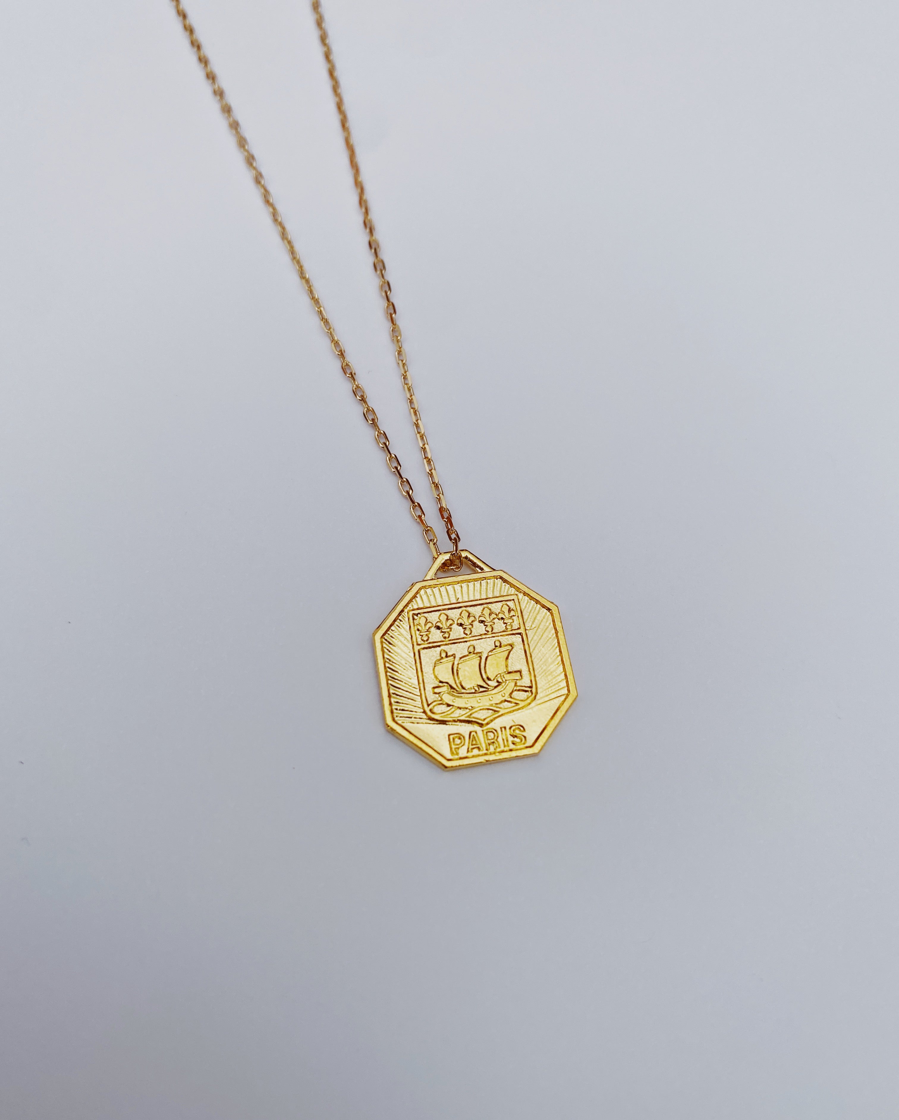 Emblem of Paris necklace - waekura