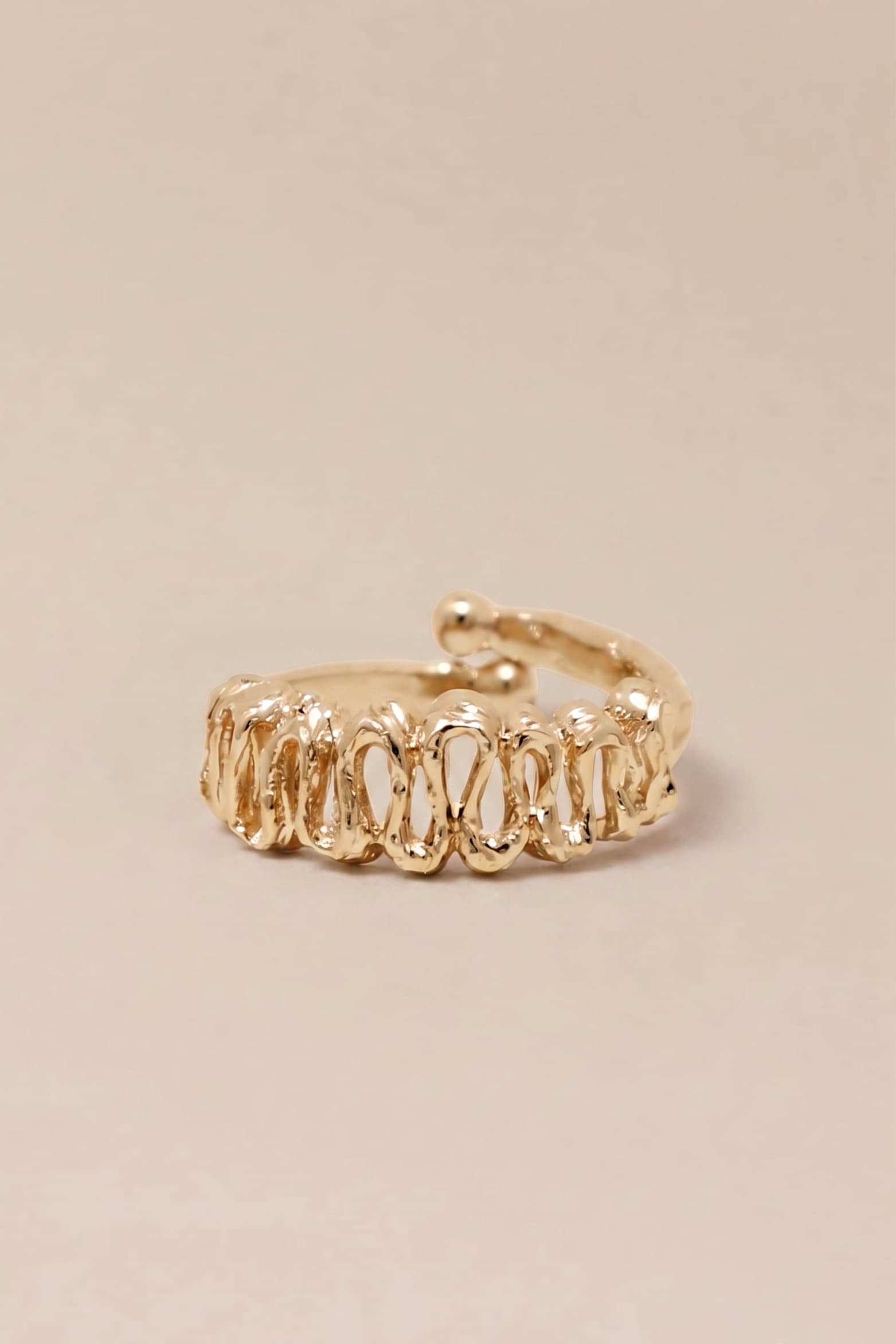 Waekura - Gold plated jewelry. Des bijoux dorés modernes et féminins