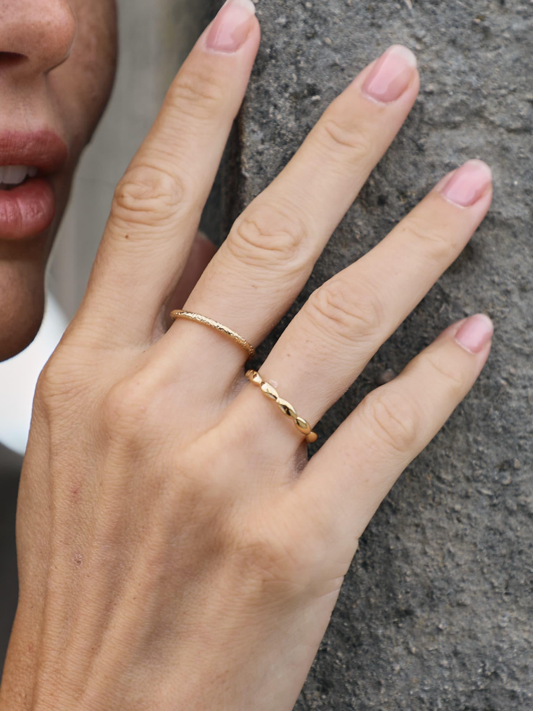 Waekura - Delicate and modern feminine gold plated jewelry