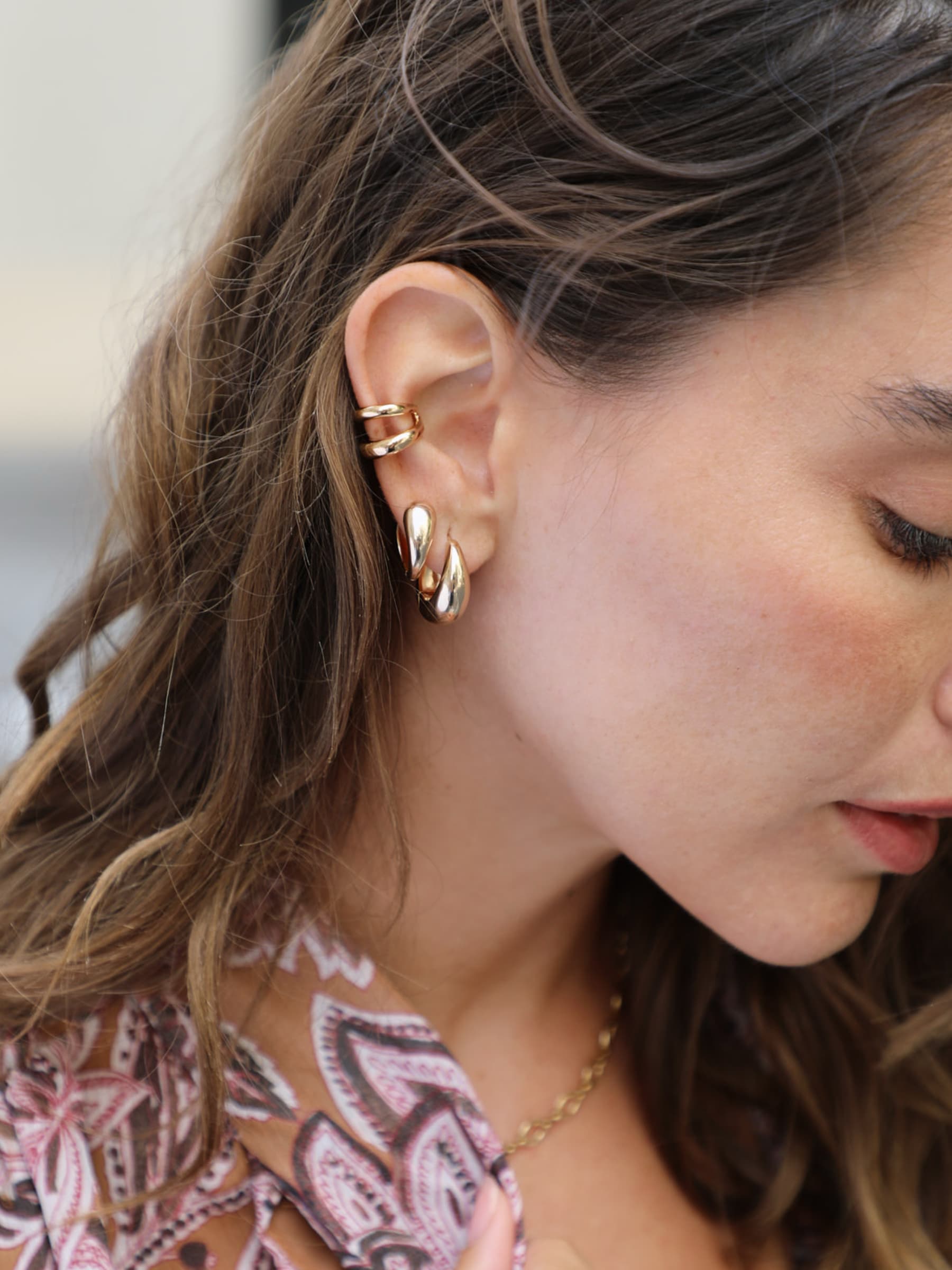 Waekura - Delicate and modern feminine gold plated jewelry