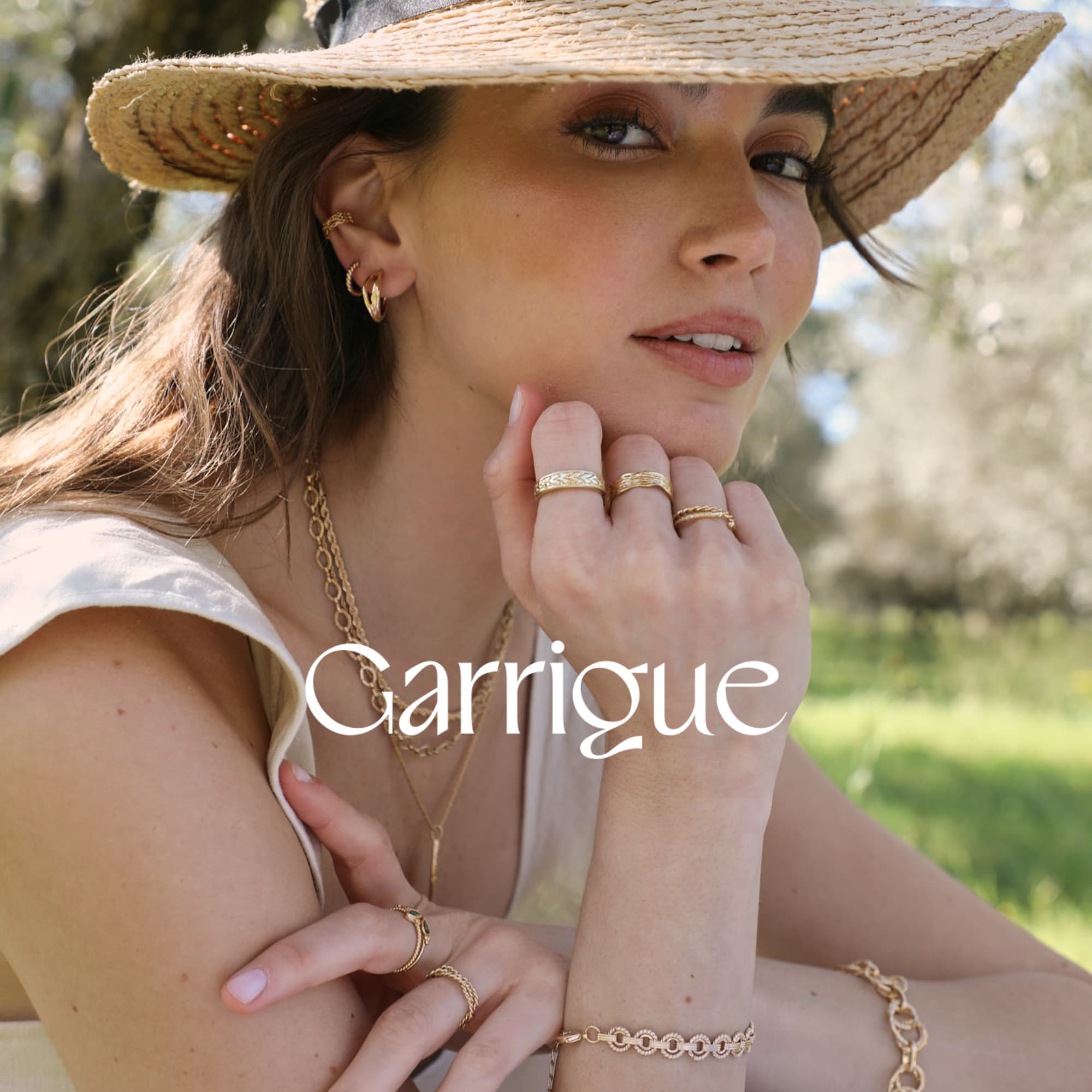 Waekura - Gold plated jewelry. Des bijoux dorés modernes et féminins