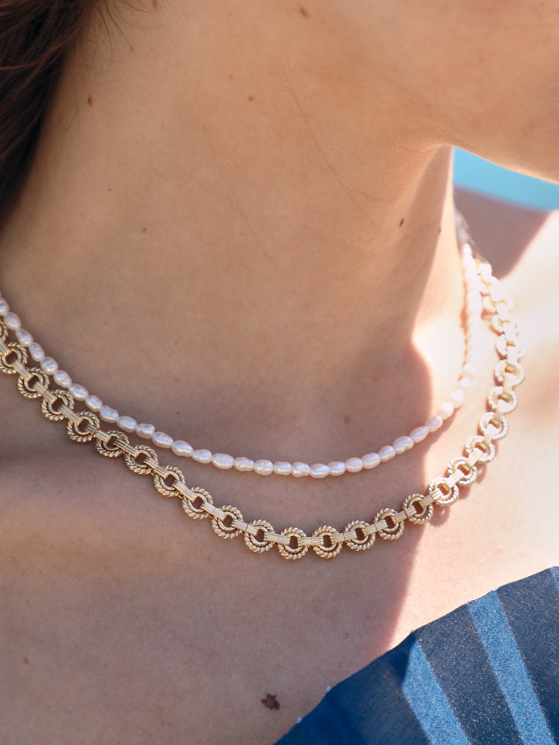 Waekura - Delicate and modern feminine gold plated jewelry