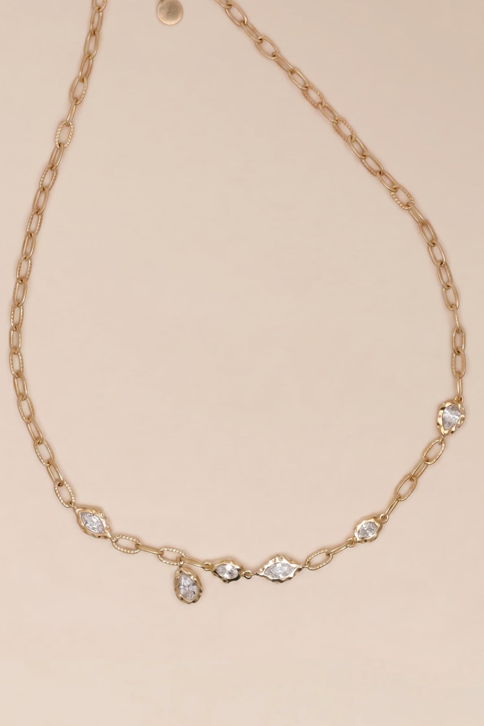 Collier Elara