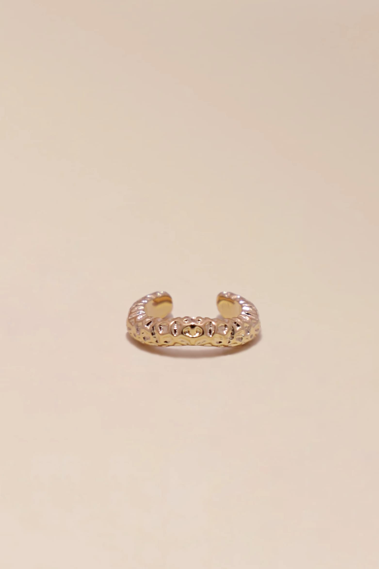 Waekura - Delicate and modern feminine gold plated jewelry