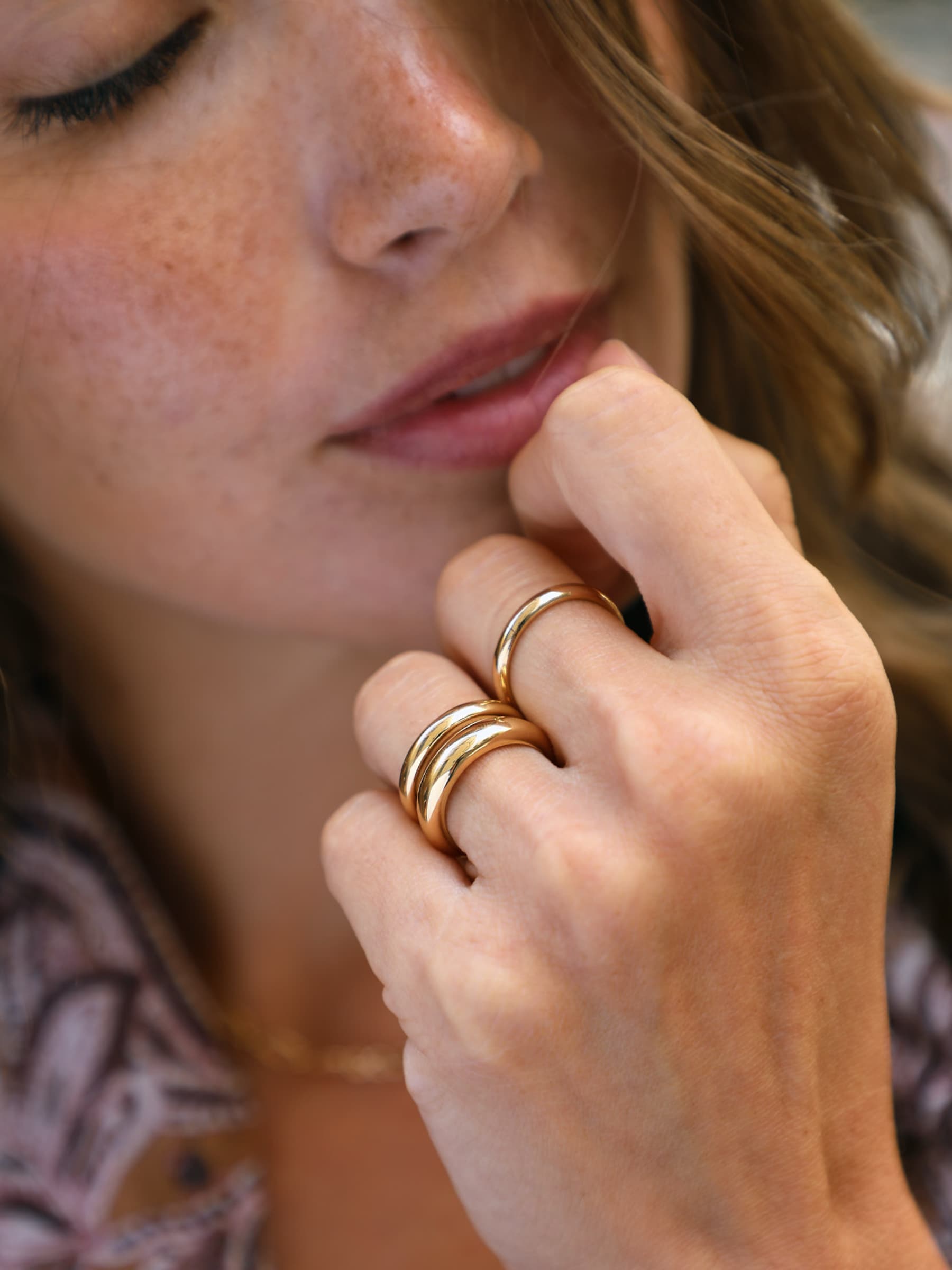 Waekura - Gold plated jewelry. Des bijoux dorés modernes et féminins