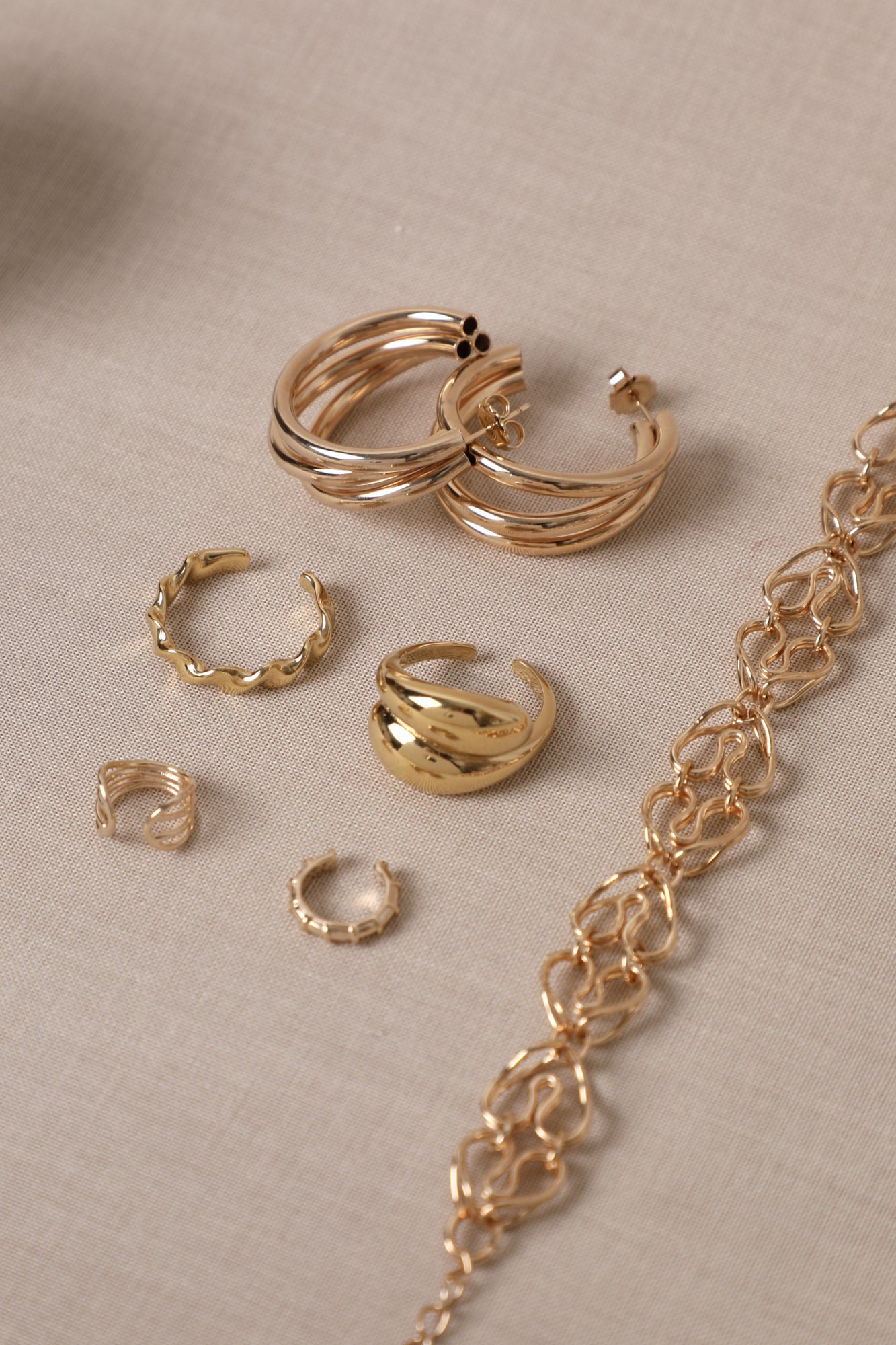 Waekura - Gold plated jewelry. Des bijoux dorés modernes et féminins