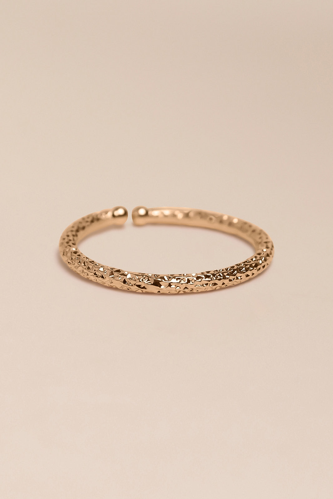 Waekura - Gold plated jewelry. Des bijoux dorés modernes et féminins