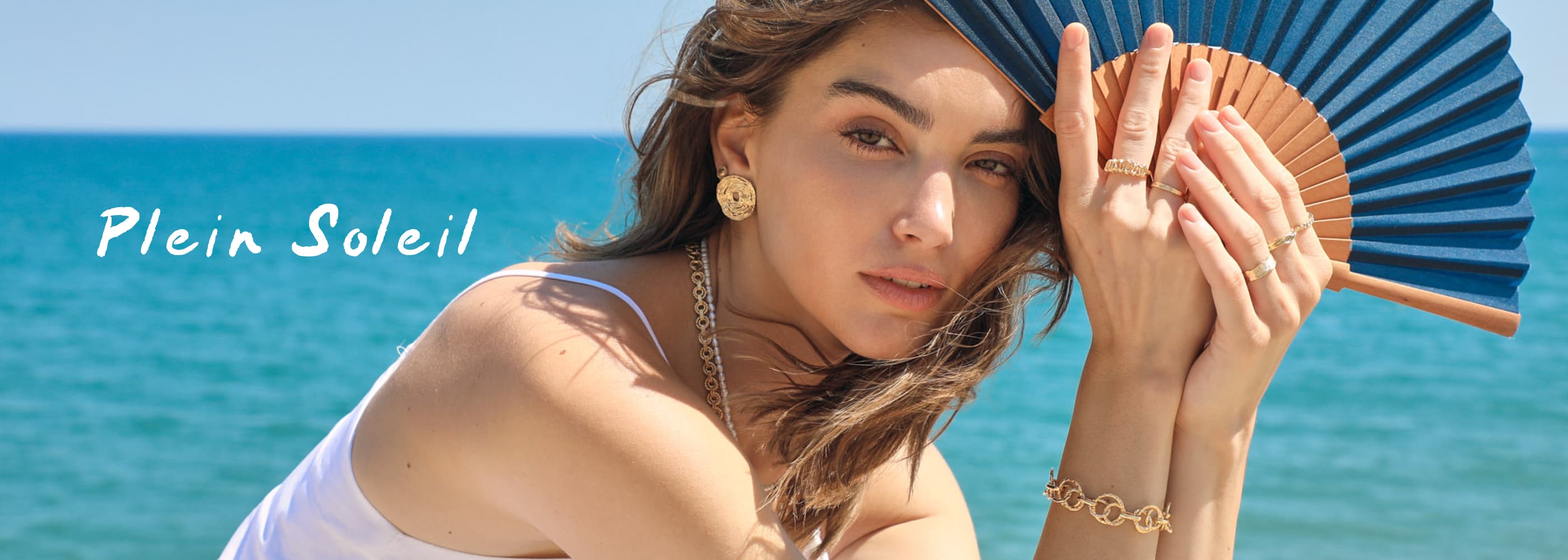 Waekura - Gold plated jewelry. Des bijoux dorés modernes et féminins